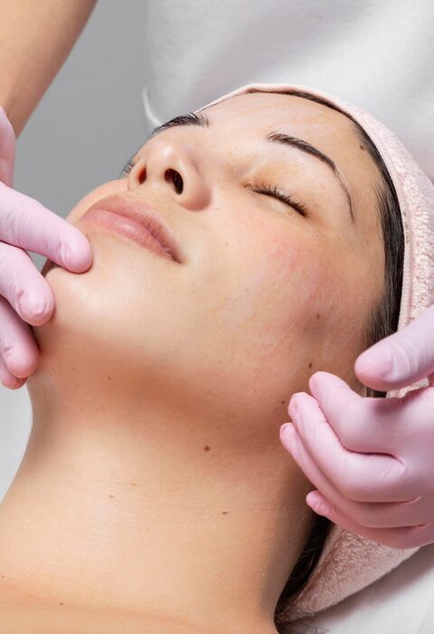 woman-relaxing-beauty-salon woman-relaxing-beauty-salon